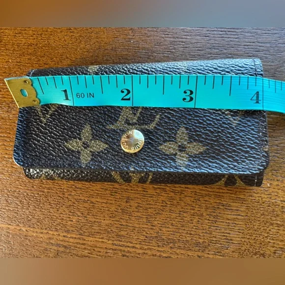 LOUIS VUITTON Monogram Limited Edition Interior Pattern 4 Ring Key Holder W/COA - Picture 11 of 14